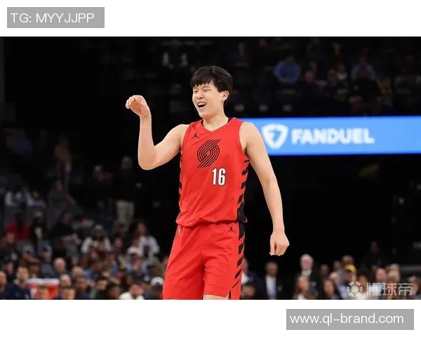 2分1板2帽！可怕的不是杨瀚森在废物时刻进场，而是进攻要挟为零